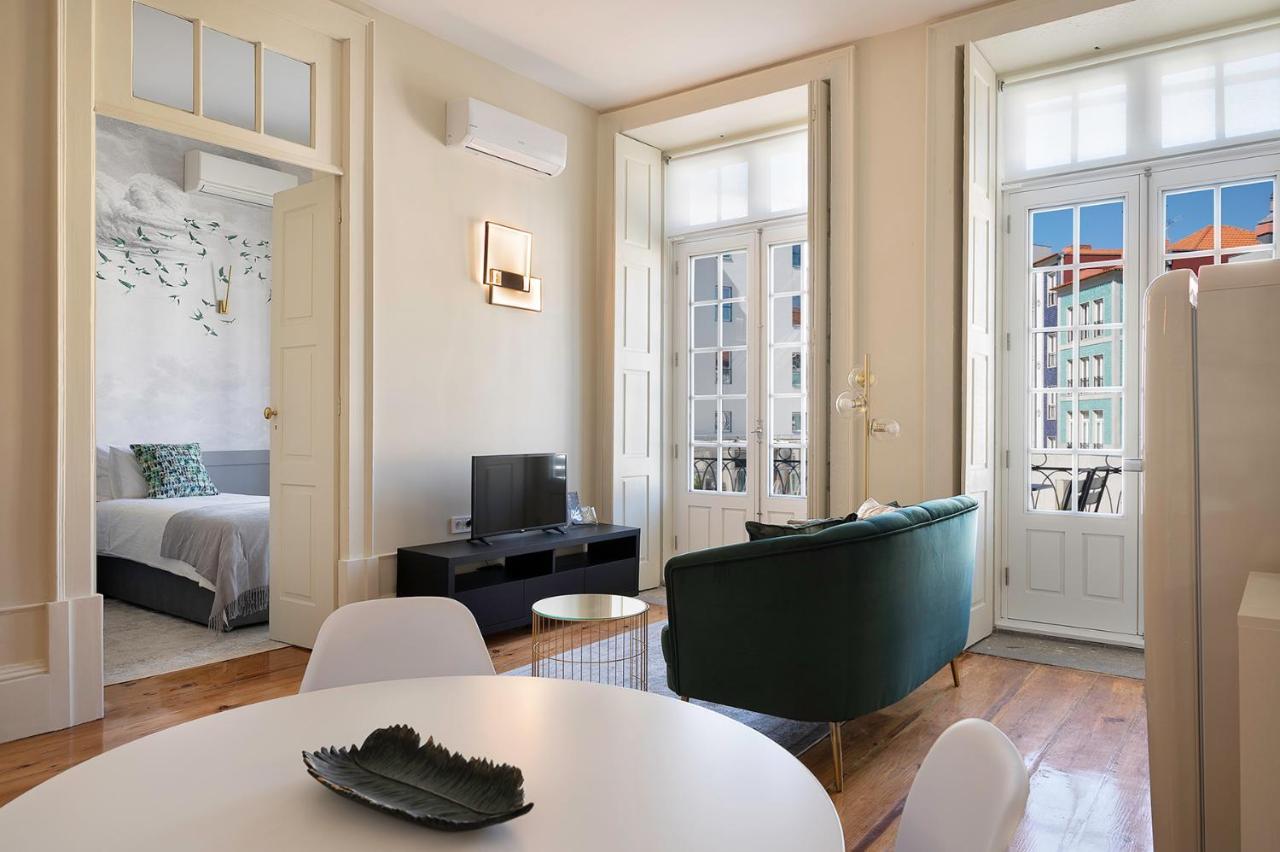 Historic Apartment At Cardosas With Balcony Porto Exterior photo